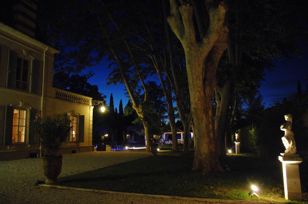 Hostellerie Les Frenes Avignon Exterior foto